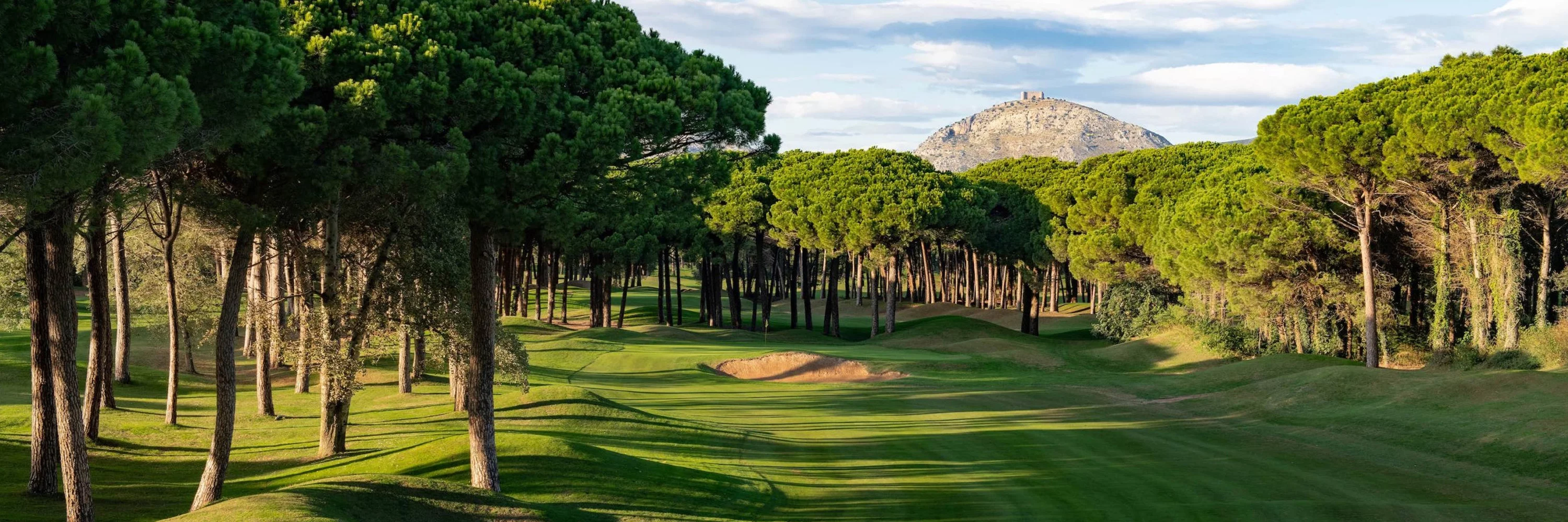 Séjour de golf (Catalogne) 5 Jrs / 4 Nts au Silken San Jorge 3* avec un Stage 3 Jrs / 3 parcours différents.