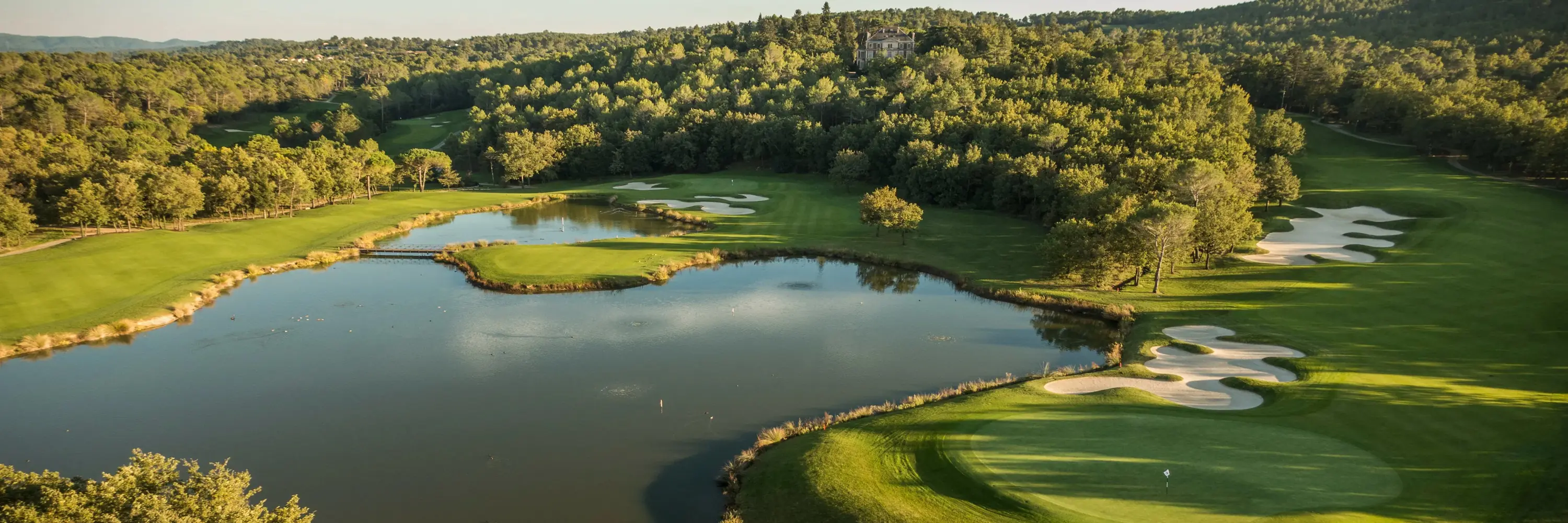Golf de Terre Blanche (83) - Séjour golf de 3 jours / 2 nuits avec un stage 2 jours en VIP DUO avec Lionel BERARD