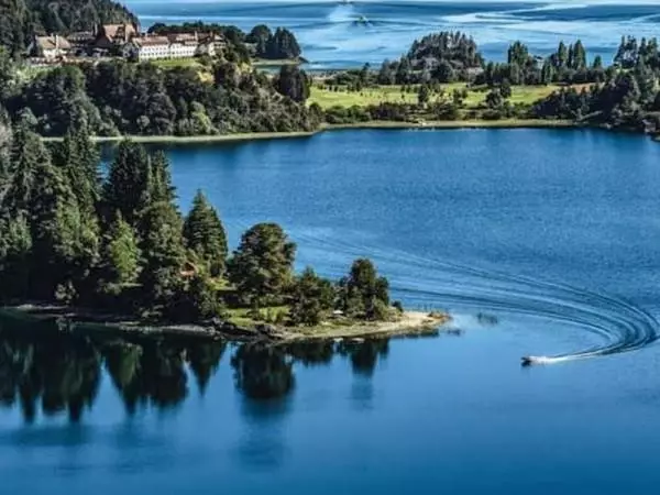 Voyage golf en Argentine. Notre destination coup de coeur est située dans la région des lacs de Patagonie, Bariloche .