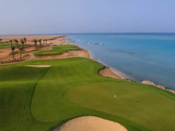 L'Arabie saoudite offre également quelques terrains de golf de classe mondiale.