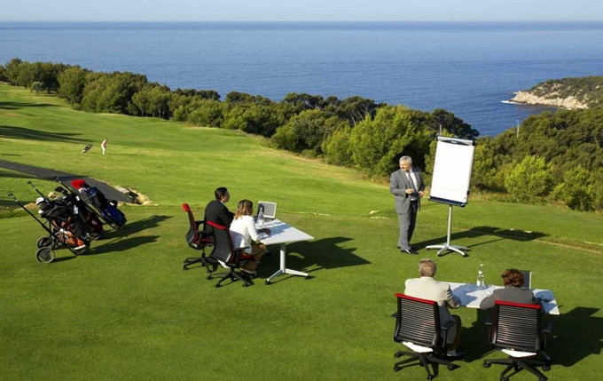 300 golfs pour team building et séminaires